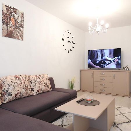 Trust Apartaments 2 Braşov Esterno foto